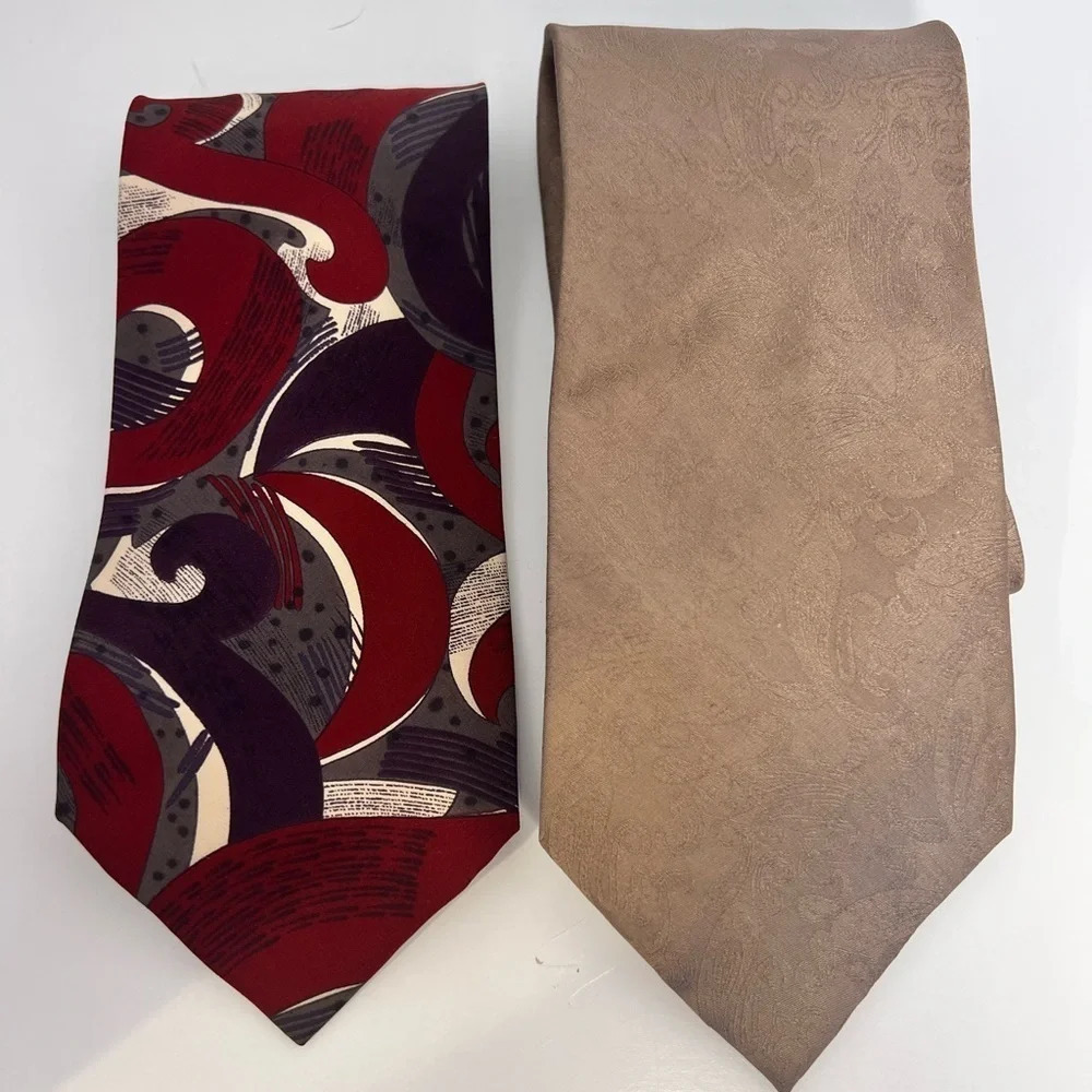 Geoffrey Beene,‎ Giorgio Bissoni, set of two 100% silk ties